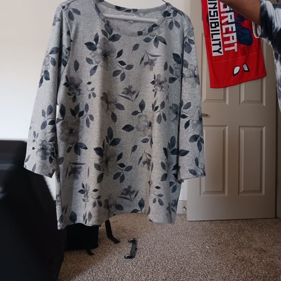 Clothes - Picture 2 of 2